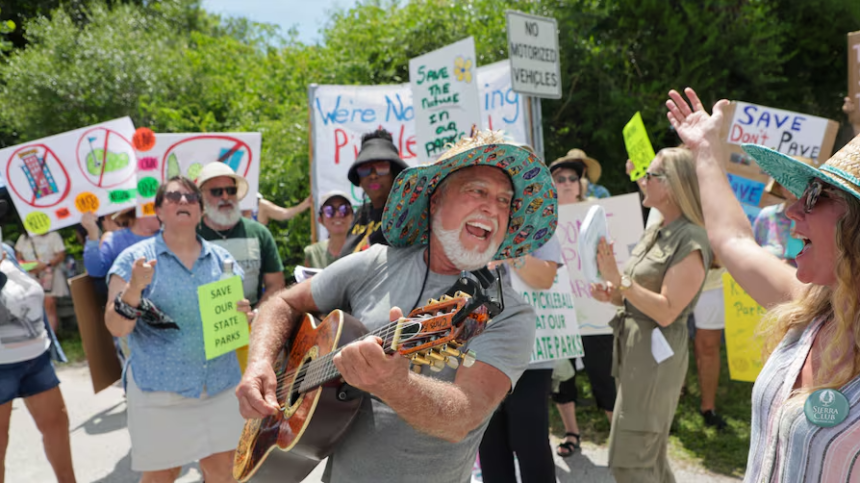 Florida lawmaker files bill to prohibit golf courses, hotels on state parks