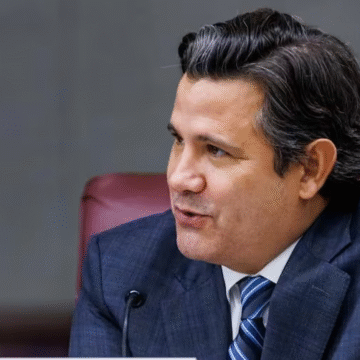 Florida Senate Democratic Leader Switches to No-Party Affiliation: A Major Political Shift