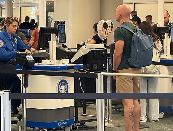 1024_n13_orlando_airport_shutdown Stress Sets In for Federal Workers at MCO Amid Government Shutdown